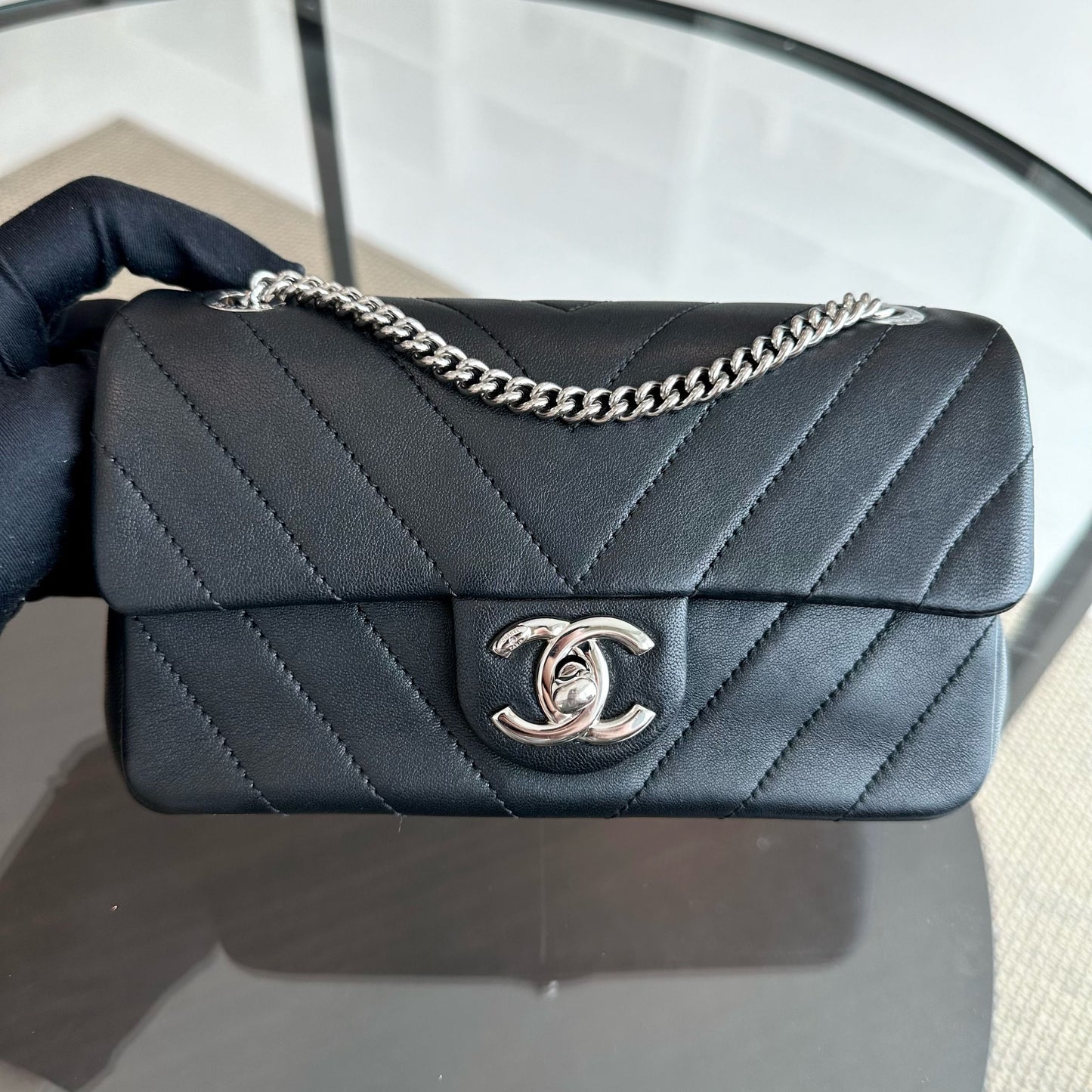 Classic Flap Mini Rectangular Chevron SHW