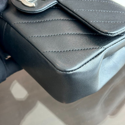 Classic Flap Mini Rectangular Chevron SHW