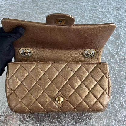 Classic Flap Seasonal Flap Medium 25CM Quilted Calfskin Bronze Golden Hardware Series 21