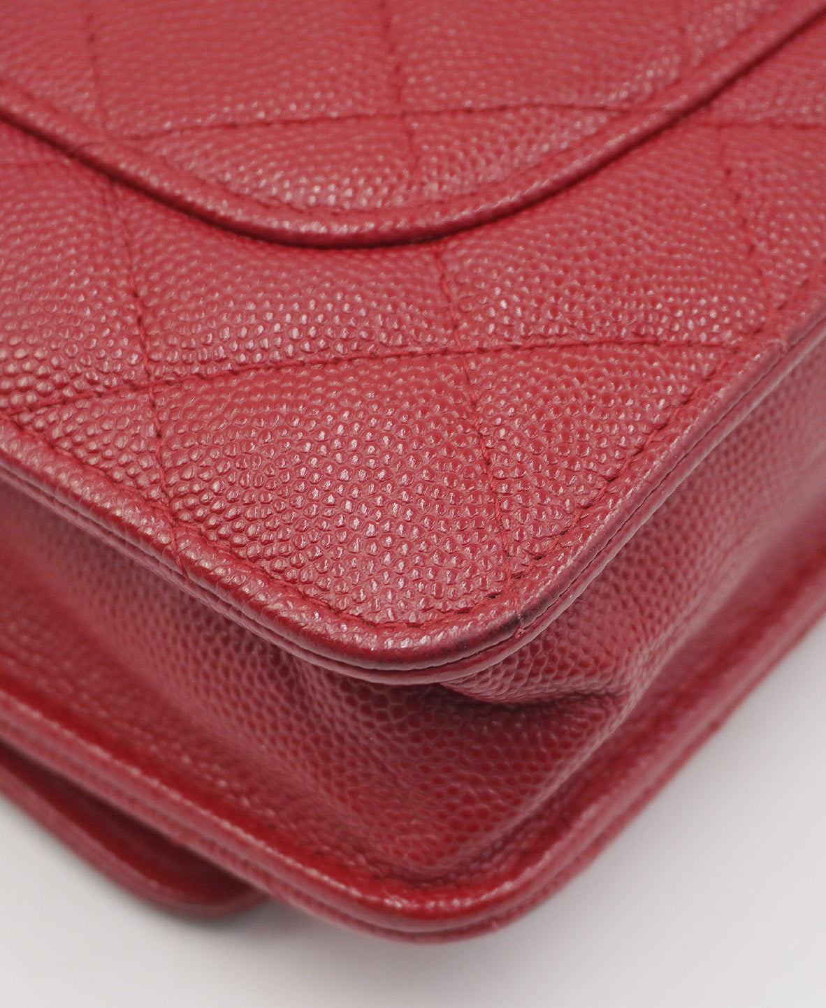 Classic Quilted Wallet On Chain Red