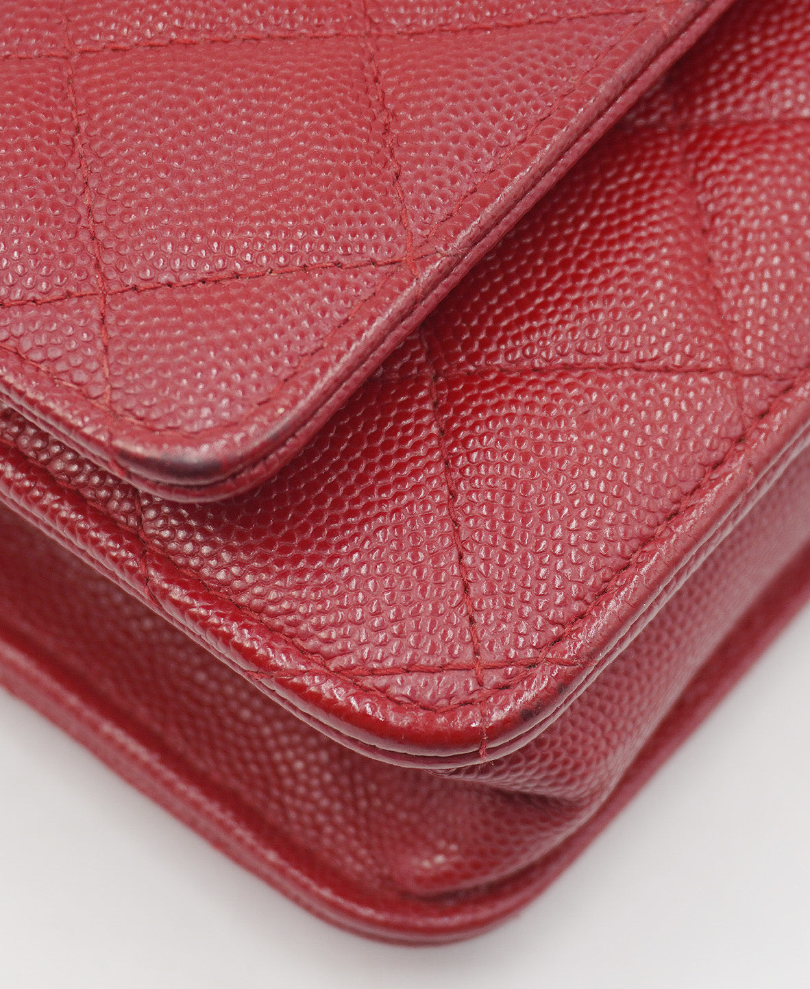 Classic Quilted Wallet On Chain Red