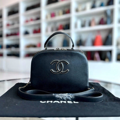 Chanel Coco Curve Vanity Case - Calfskin Black GHW No 23