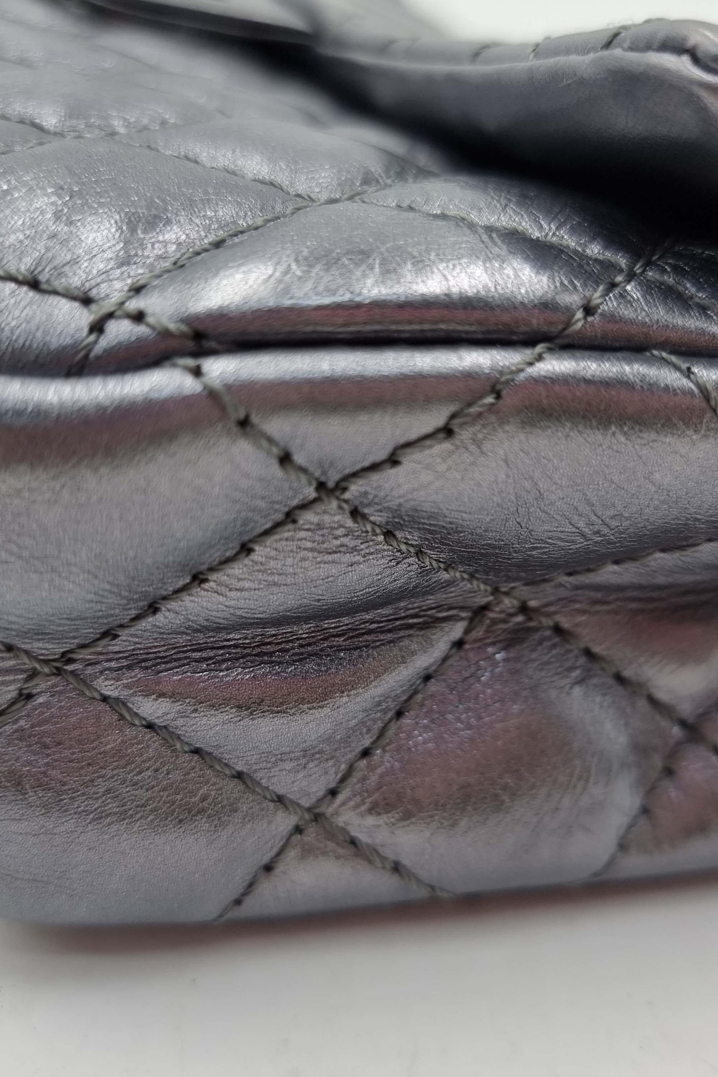 E/W Reissue Clutch on Chain Grey