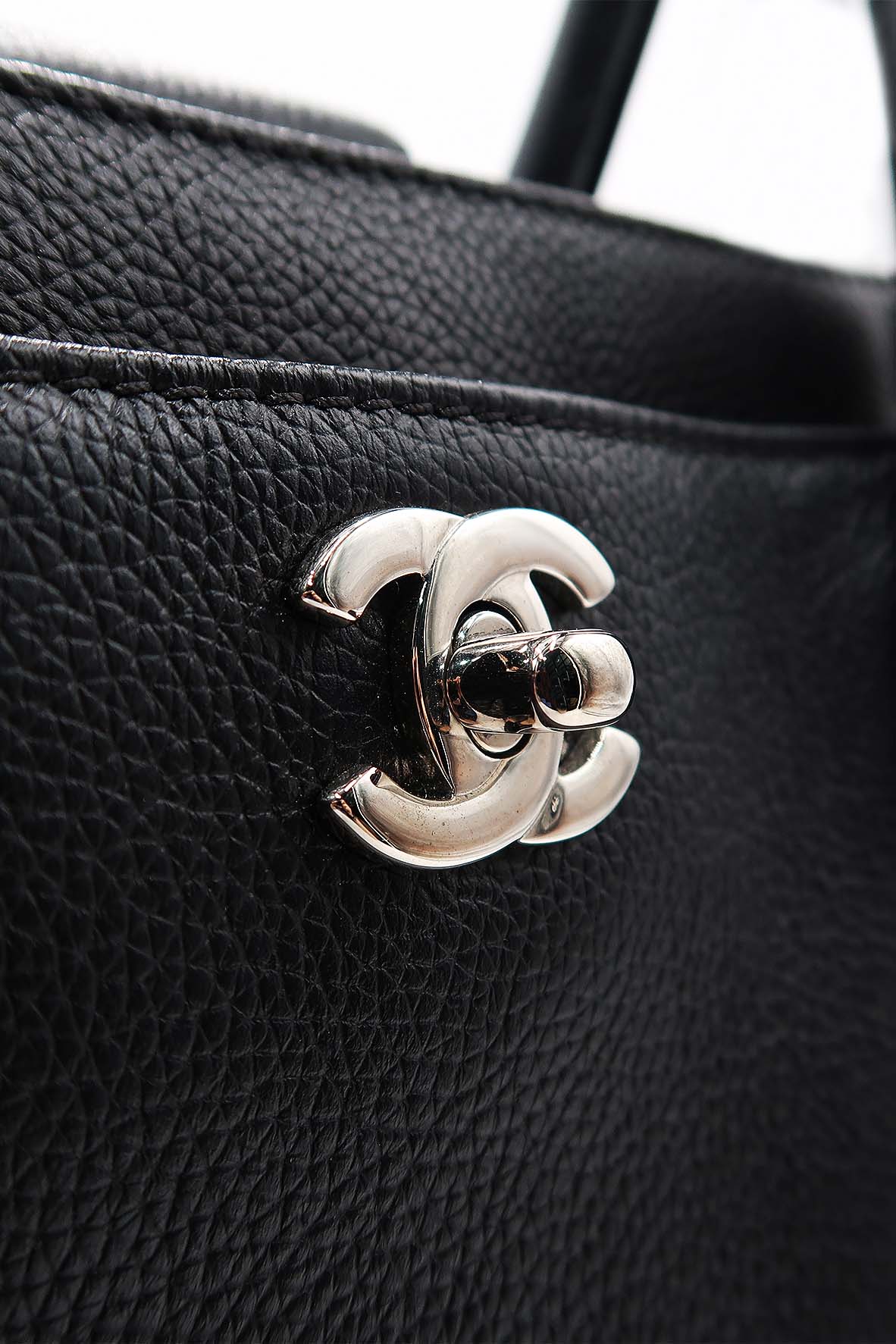Executive Cerf Tote with Strap Black