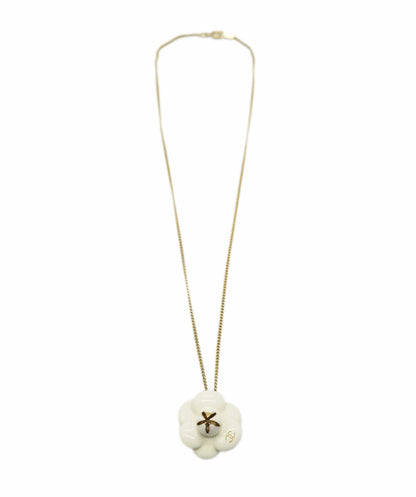 Chanel cream camellia flower pendant necklace - AJL0184