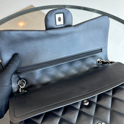 Jumbo Classic Flap Double Flap Quilted Lambskin Black SHW No 18