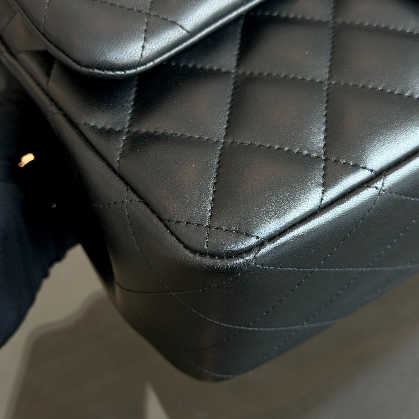 Jumbo Classic Flap Double Flap Quilted Lambskin Black SHW No 18