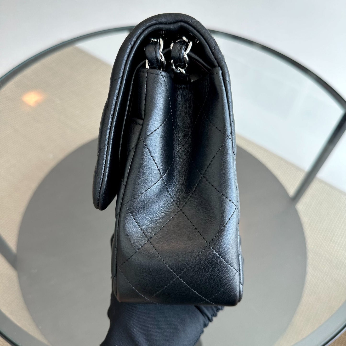 Jumbo Classic Flap Double Flap Quilted Lambskin Black SHW No 18