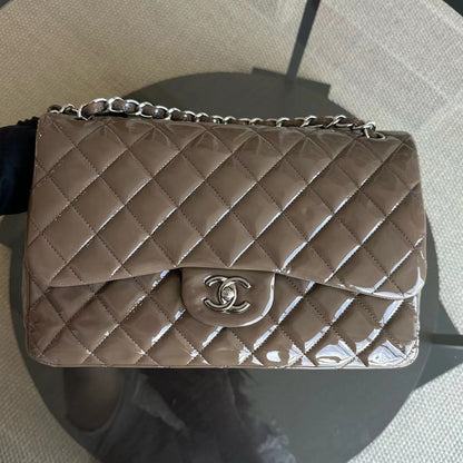 Jumbo Classic Flap Quilted Patent Calfskin Leather Brown SHW No 15