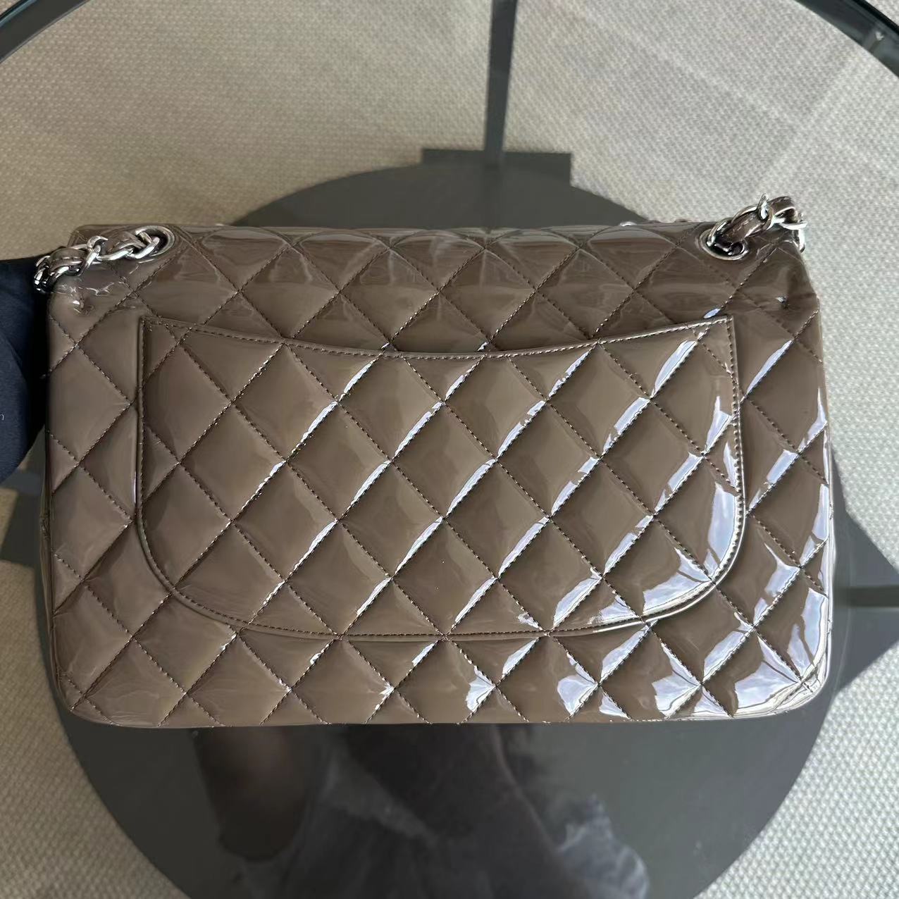 Jumbo Classic Flap Quilted Patent Calfskin Leather Brown SHW No 15