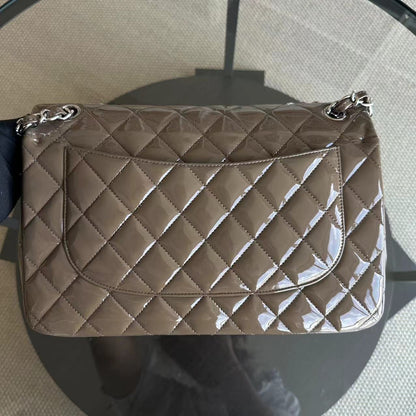 Jumbo Classic Flap Quilted Patent Calfskin Leather Brown SHW No 15