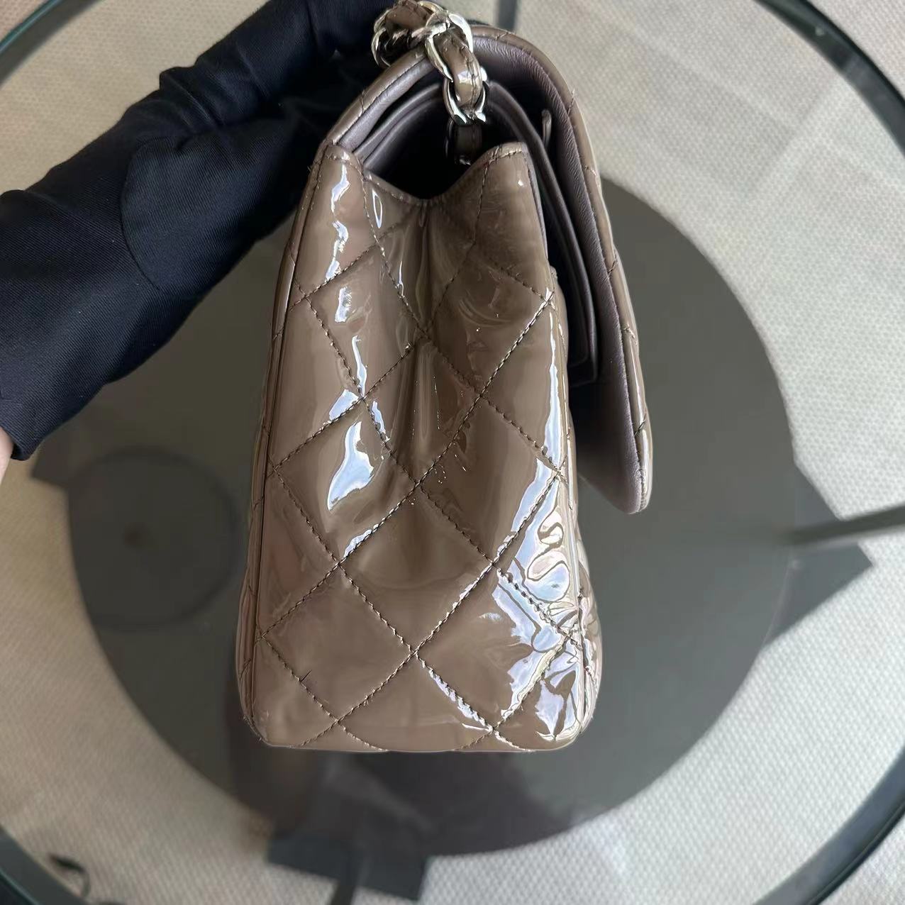 Jumbo Classic Flap Quilted Patent Calfskin Leather Brown SHW No 15