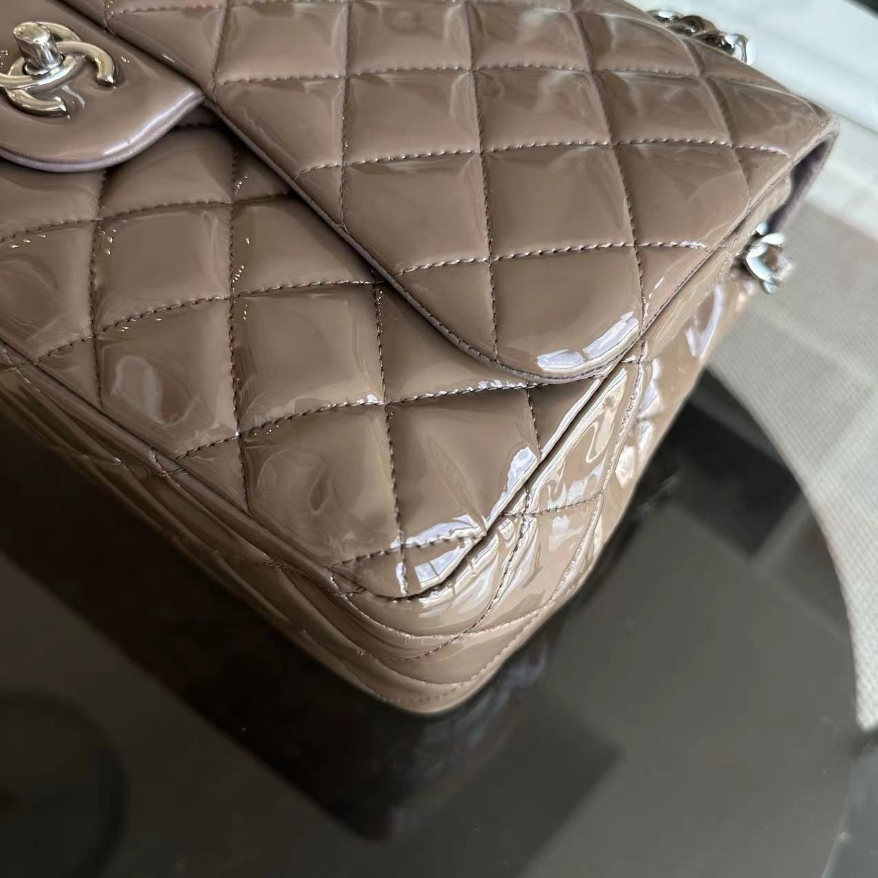 Jumbo Classic Flap Quilted Patent Calfskin Leather Brown SHW No 15