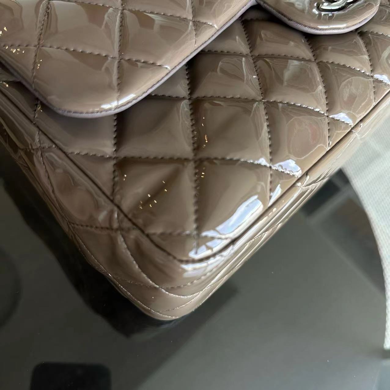 Jumbo Classic Flap Quilted Patent Calfskin Leather Brown SHW No 15