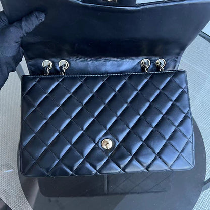 Jumbo Classic Flap Single Flap 30CM Quilted Lambskin Black Golden Hardware Series 14