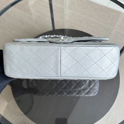 Jumbo Classic Flap Single Flap 30CM Quilted Lambskin Silver SHW No 13
