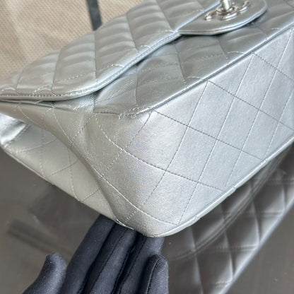 Jumbo Classic Flap Single Flap 30CM Quilted Lambskin Silver SHW No 13