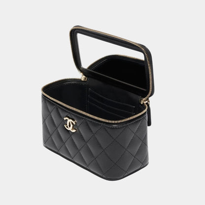 Long Vanity with Chain Grained Calfskin & Pearl