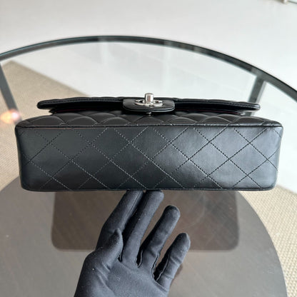 Lambskin 25CM Quilted Black SHW No 14