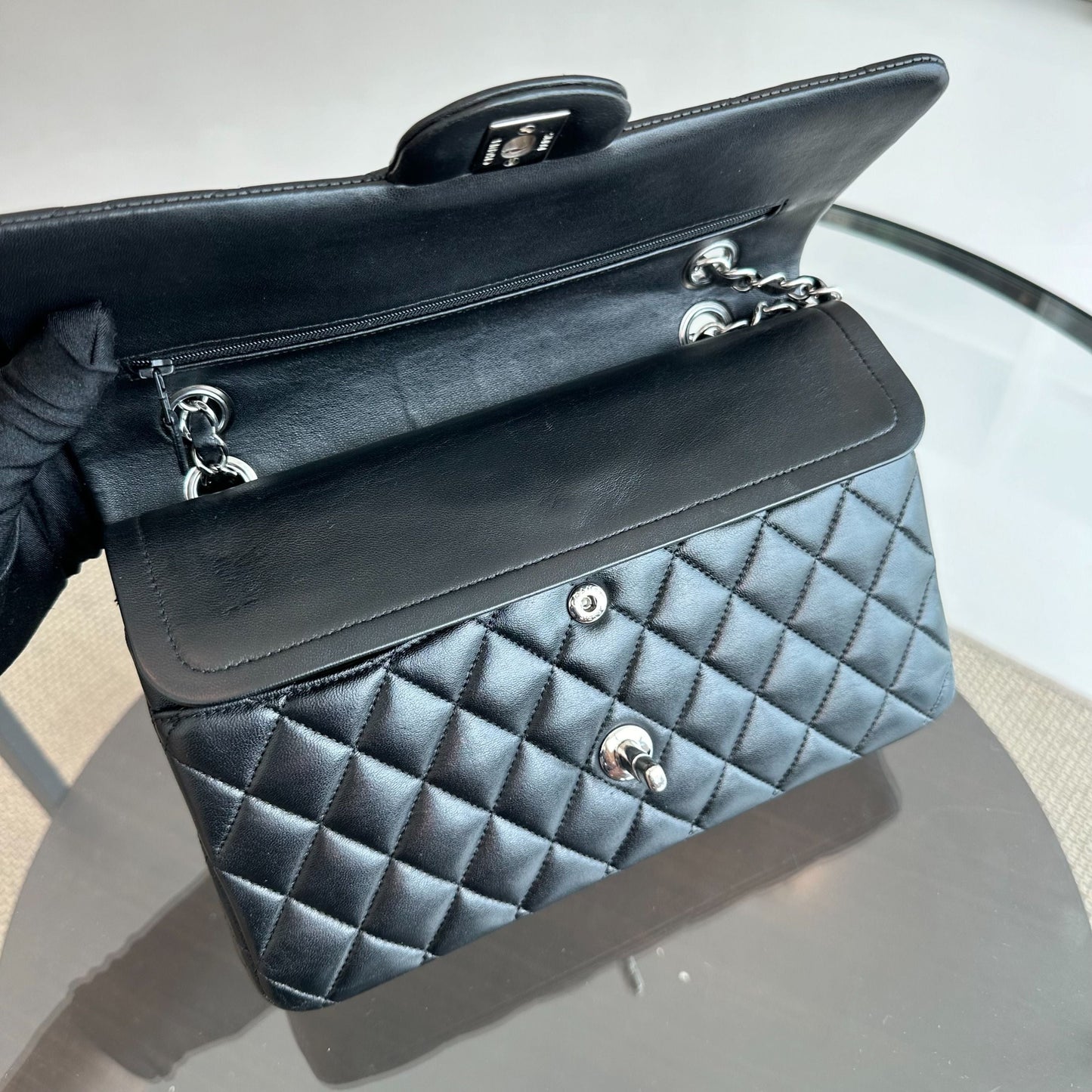 Lambskin Black SHW No 21