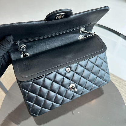Lambskin Black SHW No 21