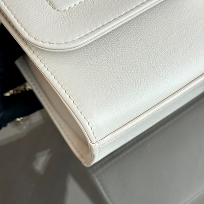Medium Label Click Flap Quilted Grained Calfskin White Beige GHW No 24