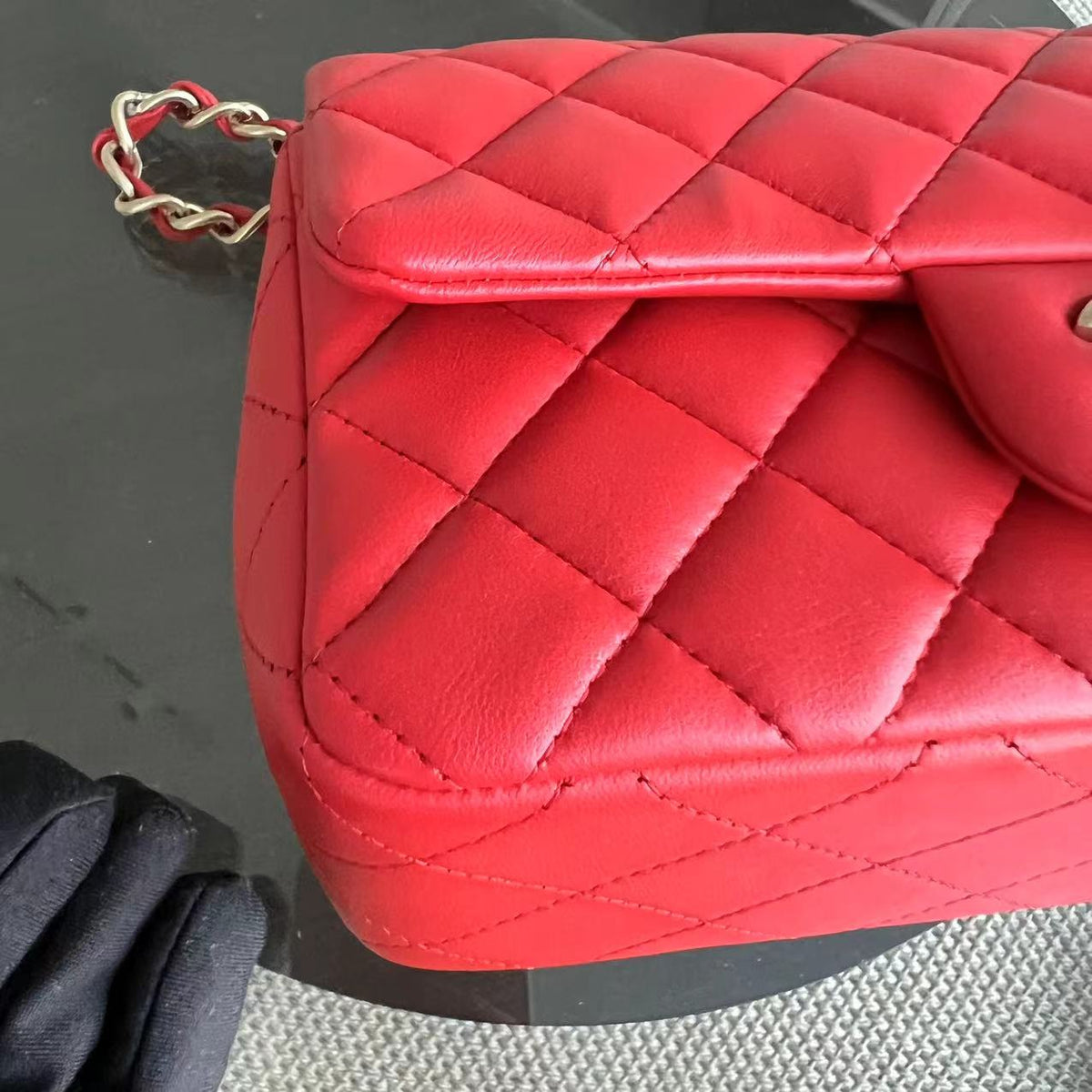 Mini Rectangular Classic Flap 20CM Quilted Lambskin Red Golden Hardware Series 17