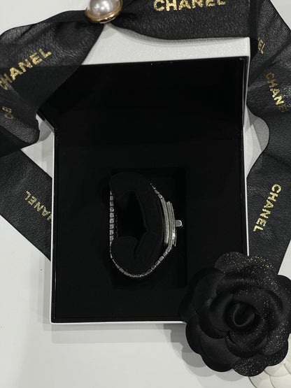 Chanel - Montre Code coco acier, céramique et diamants