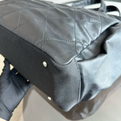 Paris Biarritz Quilted Tote with Pouch Black No 11