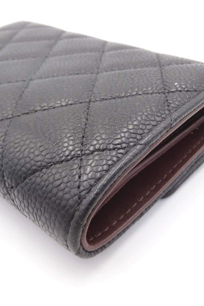 Quilted Caviar Classic Compact Wallet Black