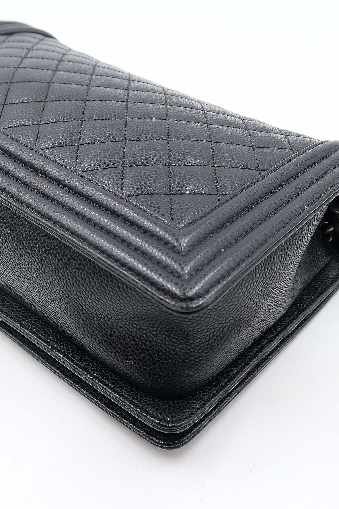 Quilted Caviar New Medium Boy with Ruthenium Hardware Black