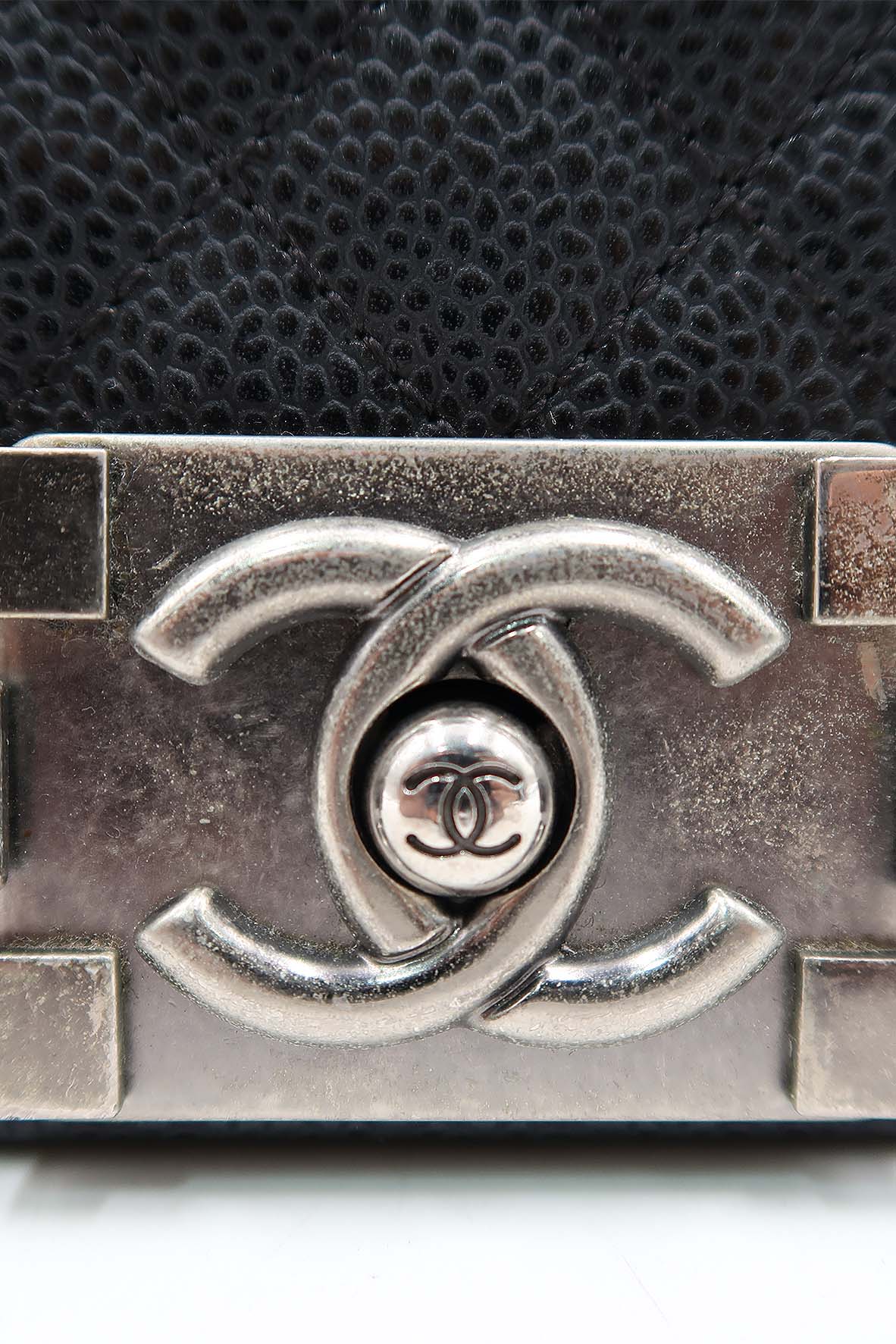 Quilted Caviar New Medium Boy with Ruthenium Hardware Black