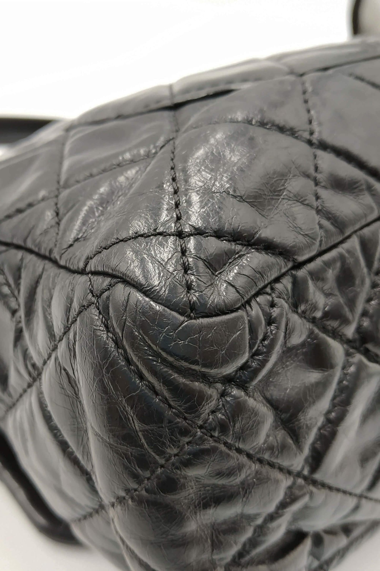 Quilted Glazed Medium Castle Rock Flap Bag Black
