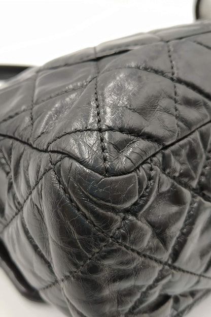 Quilted Glazed Medium Castle Rock Flap Bag Black