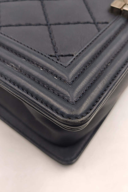 Quilted Stitch Old Medium Boy Navy in Ruthenium Hardware