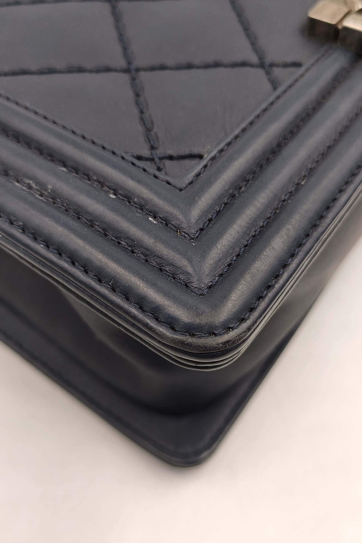Quilted Stitch Old Medium Boy Navy in Ruthenium Hardware