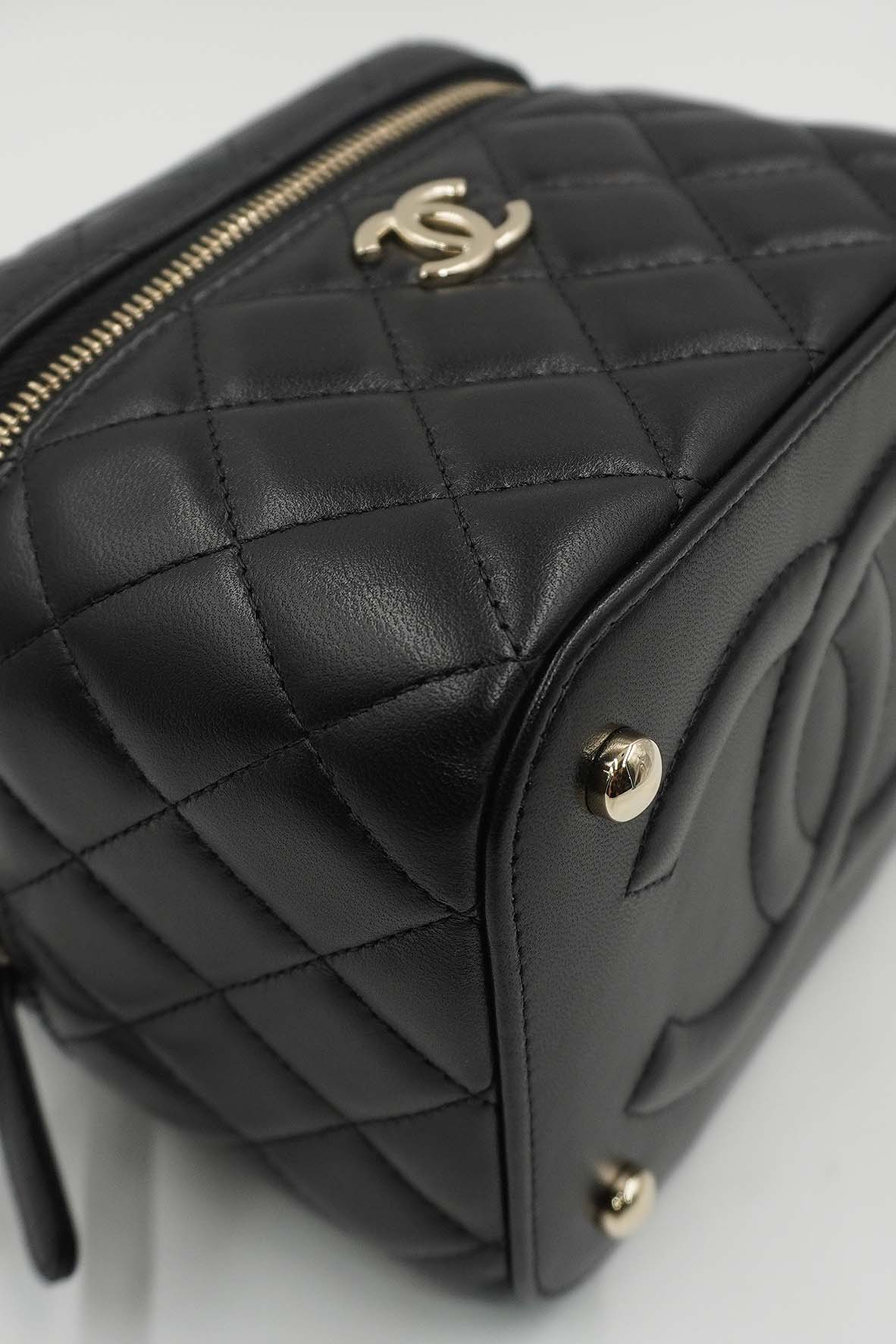 Quilted Top Handle Small Vanity Case AS3171 Black