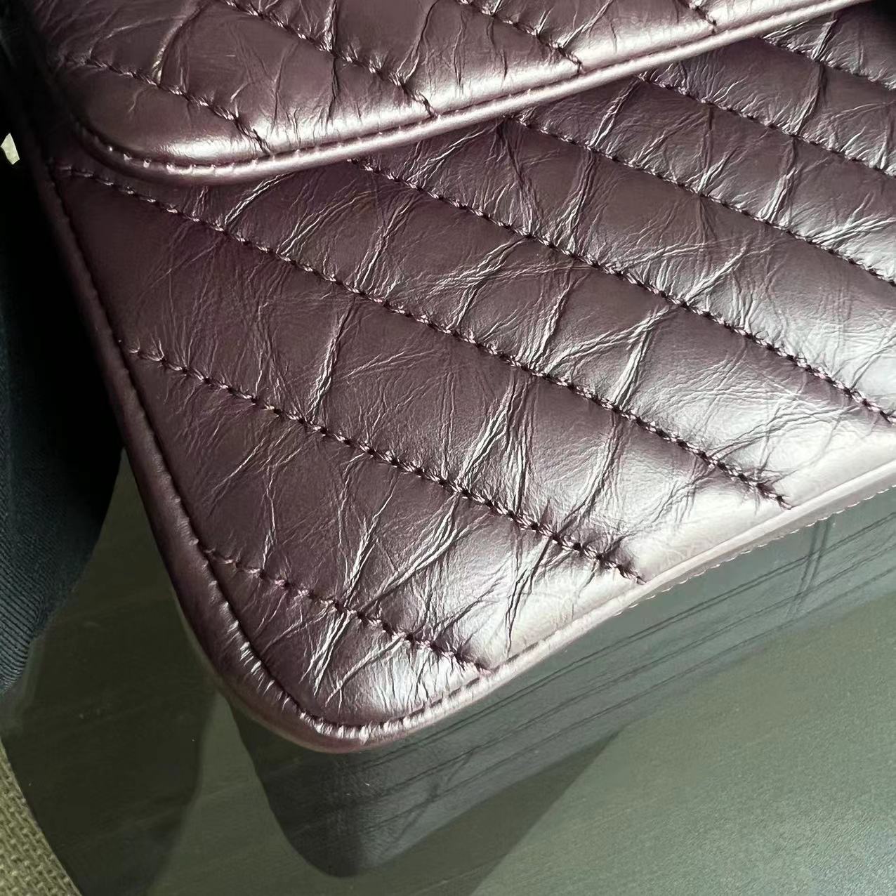 Reissue 2.55 226 28CM Medium Chevron Calfskin Burgundy GHW No 23