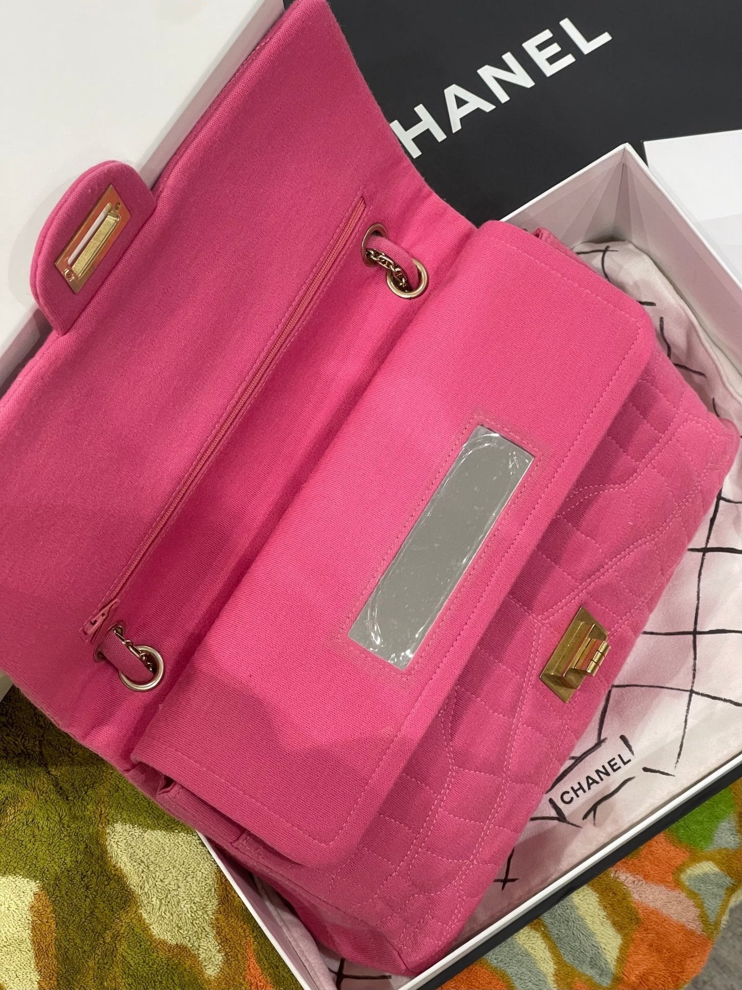 Chanel - Sac 2.55 jersey façon croco rose