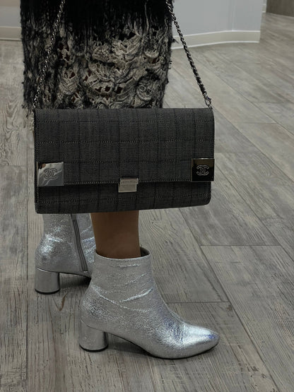 Chanel - sac baguette classique jersey gris