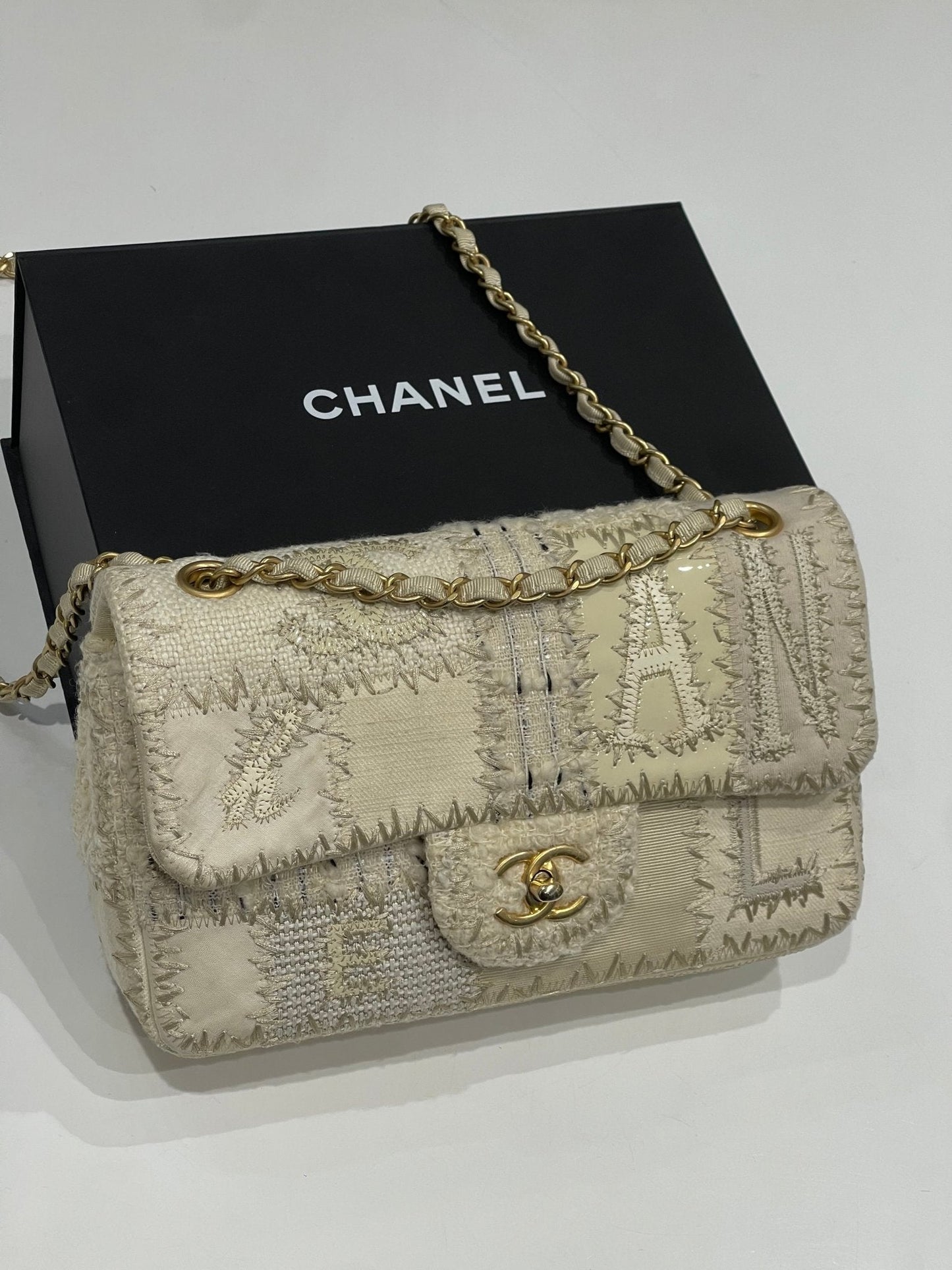 Chanel - sac classique patchwork crème