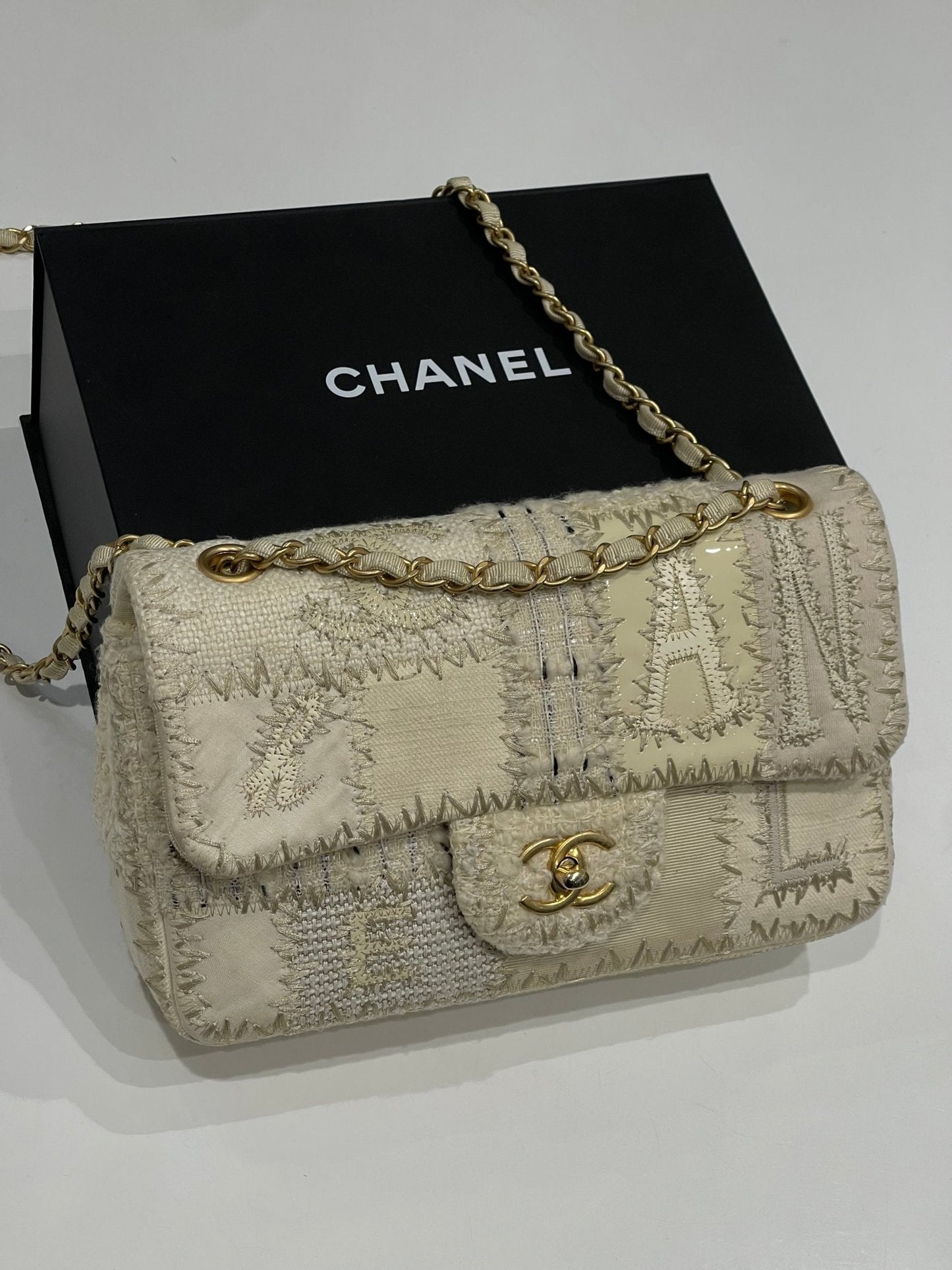 Chanel - sac classique patchwork crème