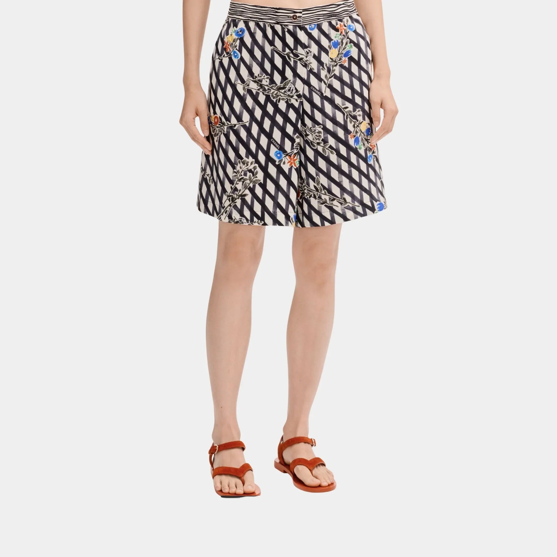 Chanel Shorts in Printed Crepe De Chine, Front