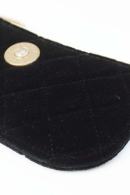 Small CC Button Zip Pouch Quilted Velvet Black