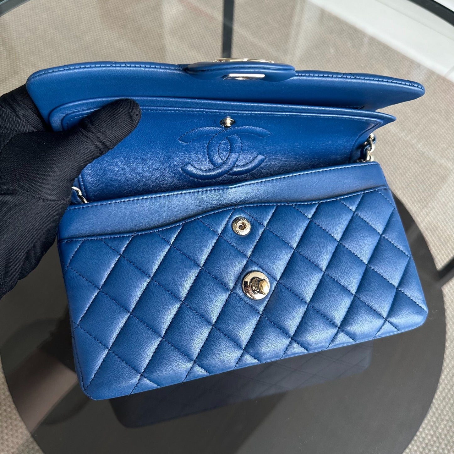 Small Classic Flap 23CM Quilted Lambskin Dark Blue SHW No 25