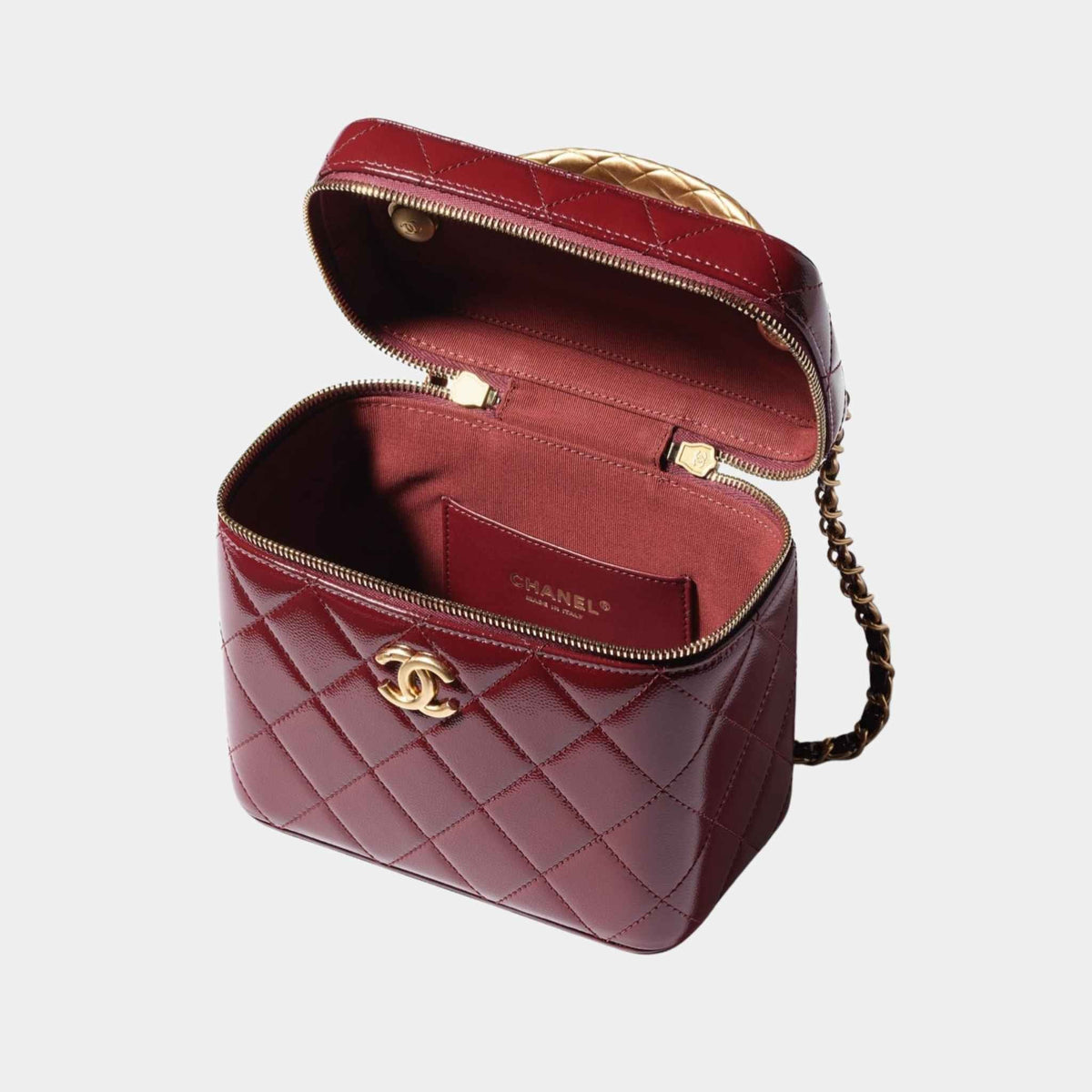Small Vanity Case in Grained Patent Calfskin