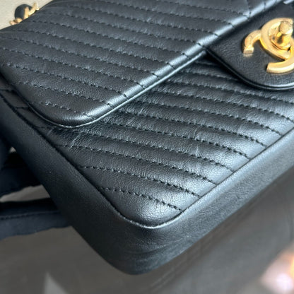 Surpique CC Herringbone Medallion small Chevron Goatskin Black GHW No 21