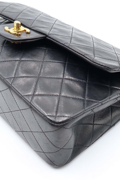 Vintage Quilted Lambskin Classic Medium Flap Bag Black