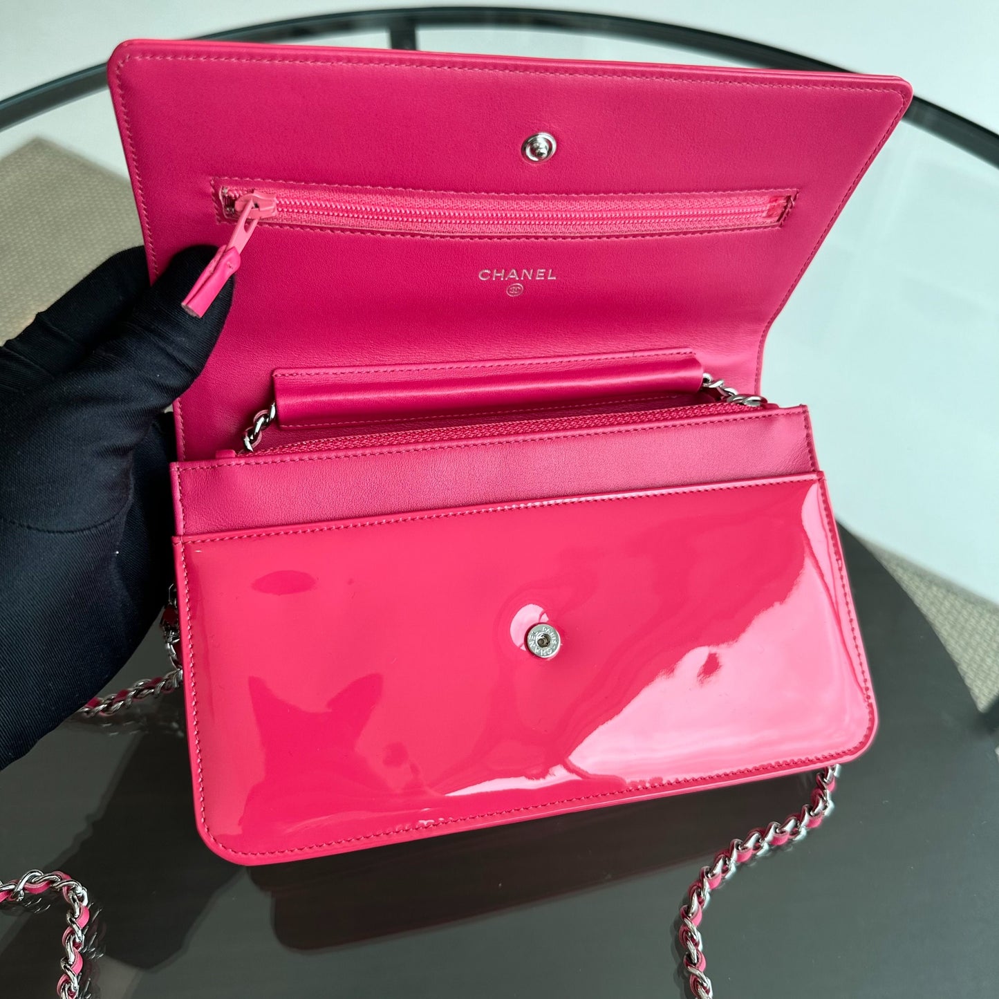 WOC Wallet On Chain CC Patent Leather Pink No 17
