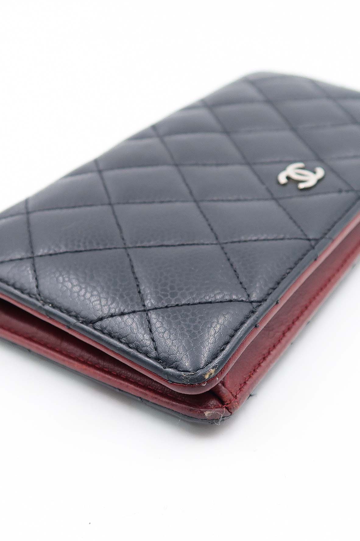 Yen Interlocking CC Continental Wallet Black